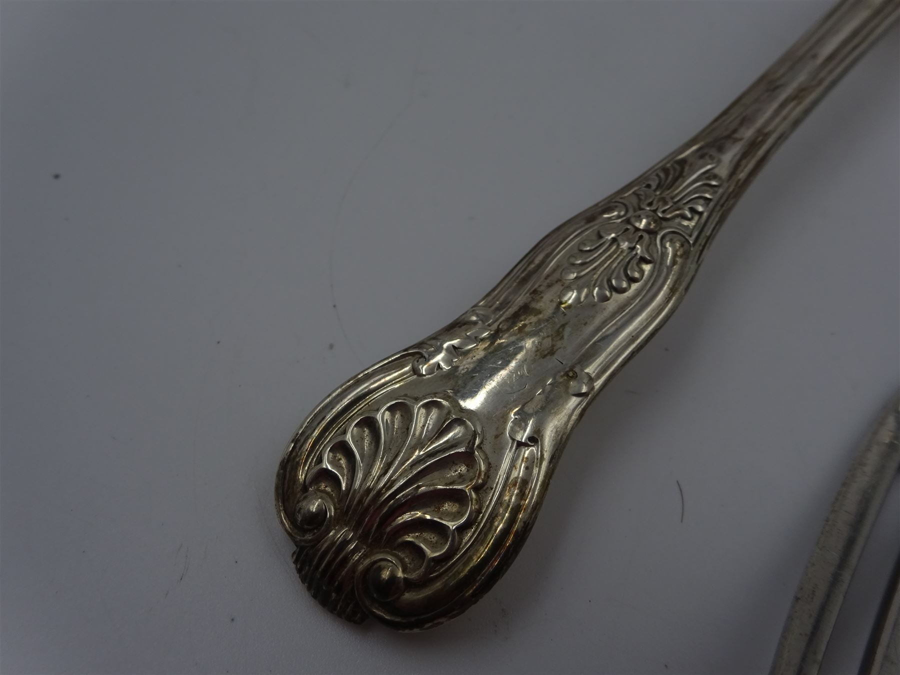 George IV silver Kings pattern dessert spoon - Image 2 of 3