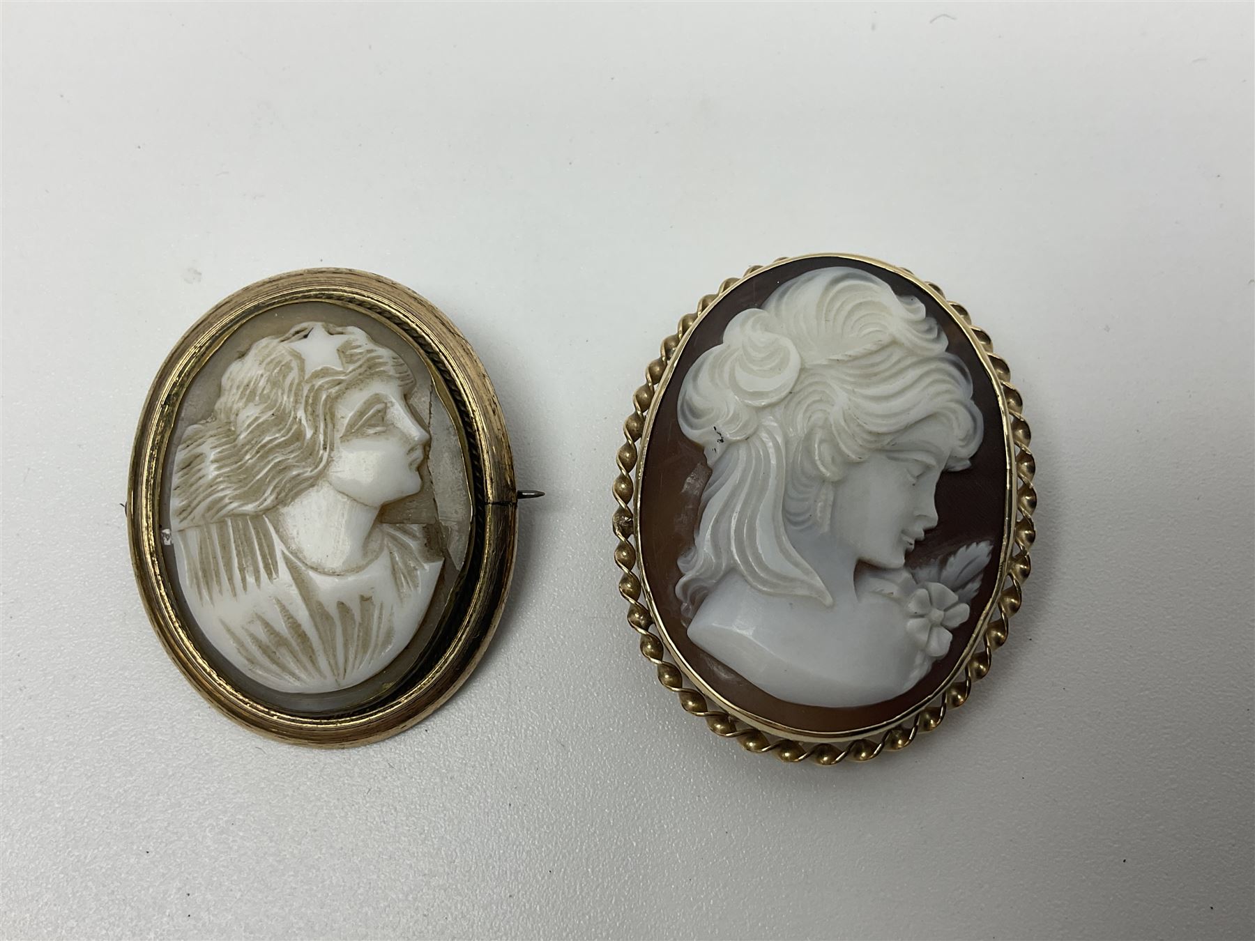 9ct gold cameo brooch - Image 2 of 11