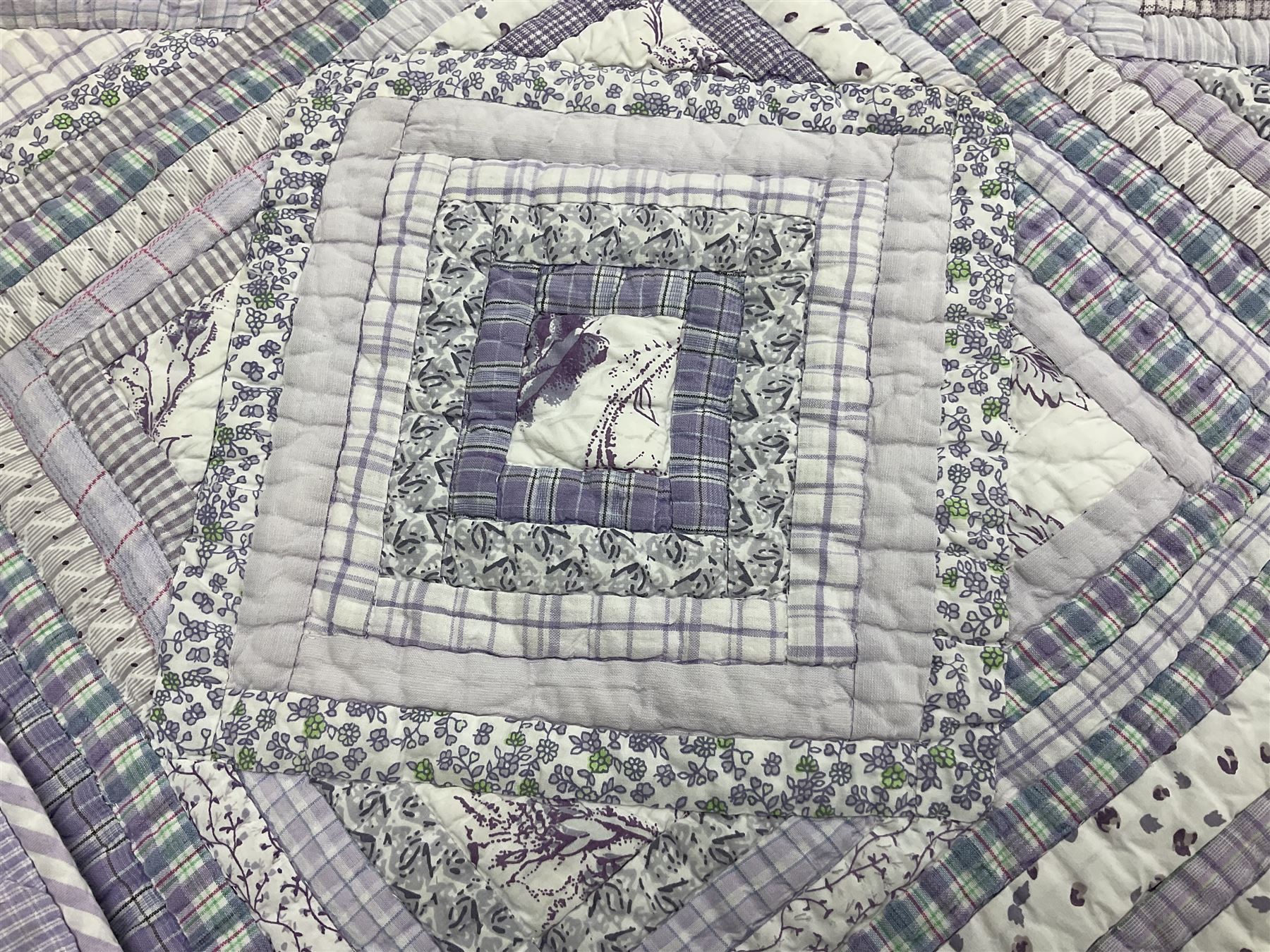 Large patchwork quilt - Image 9 of 9