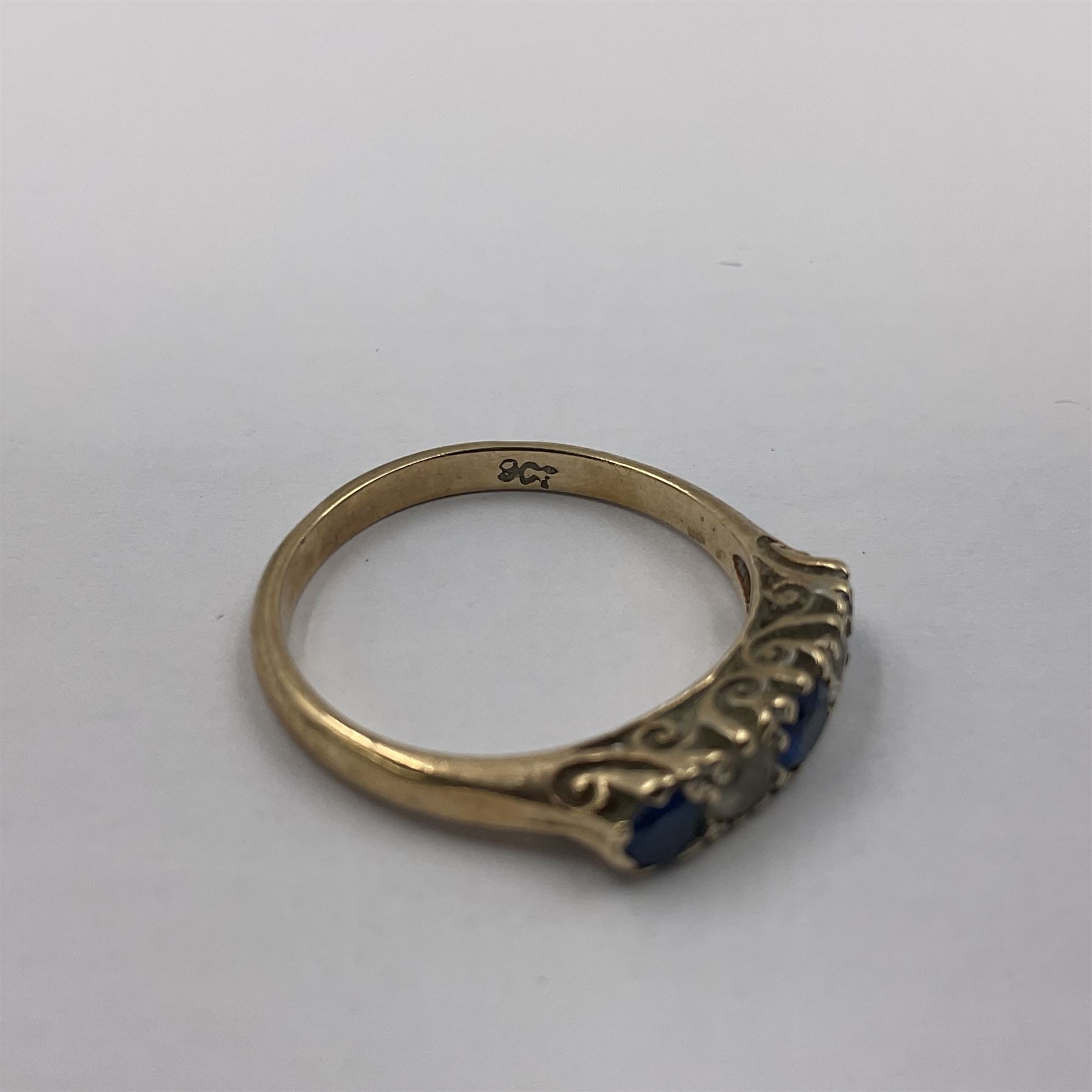 9ct gold eternity ring - Image 2 of 8