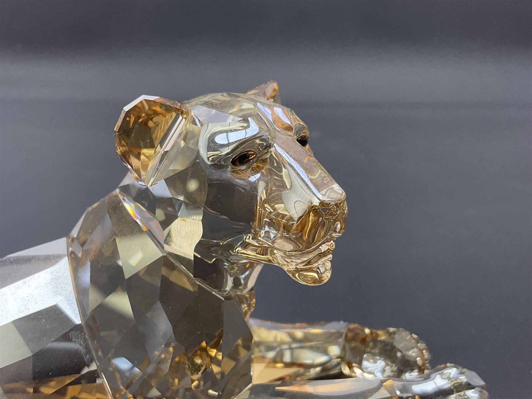 Swarovski Crystal lioness and cub - Image 2 of 11