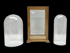 Tabletop glass display cabinet