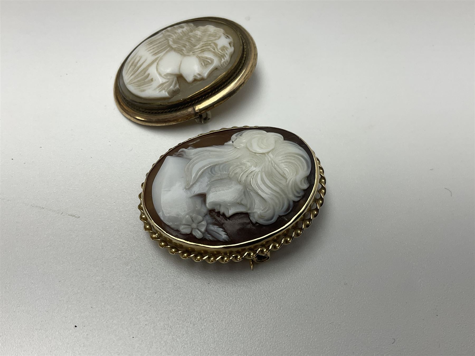 9ct gold cameo brooch - Image 3 of 11