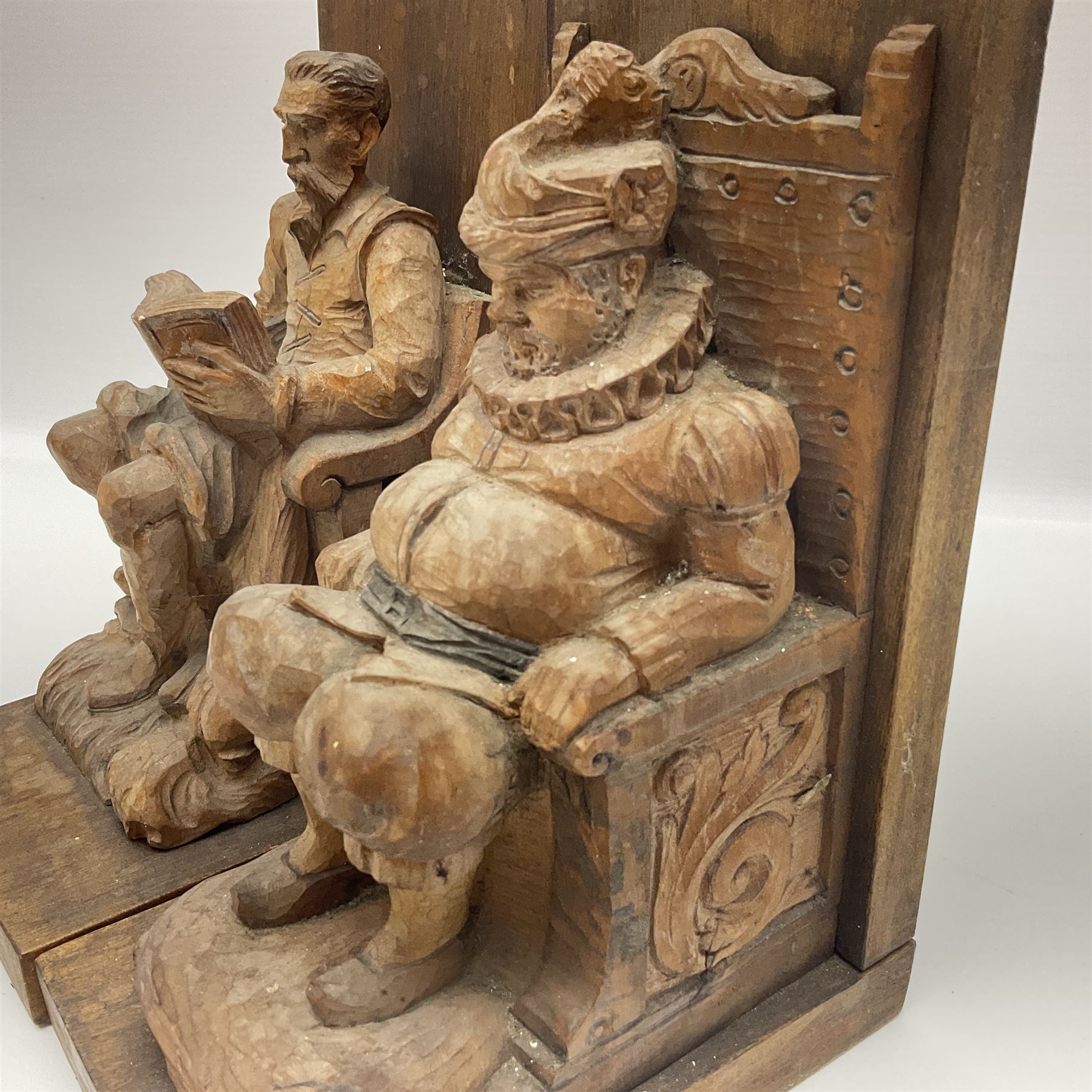 Pair of continental carved fruitwood figural bookends - Image 4 of 12