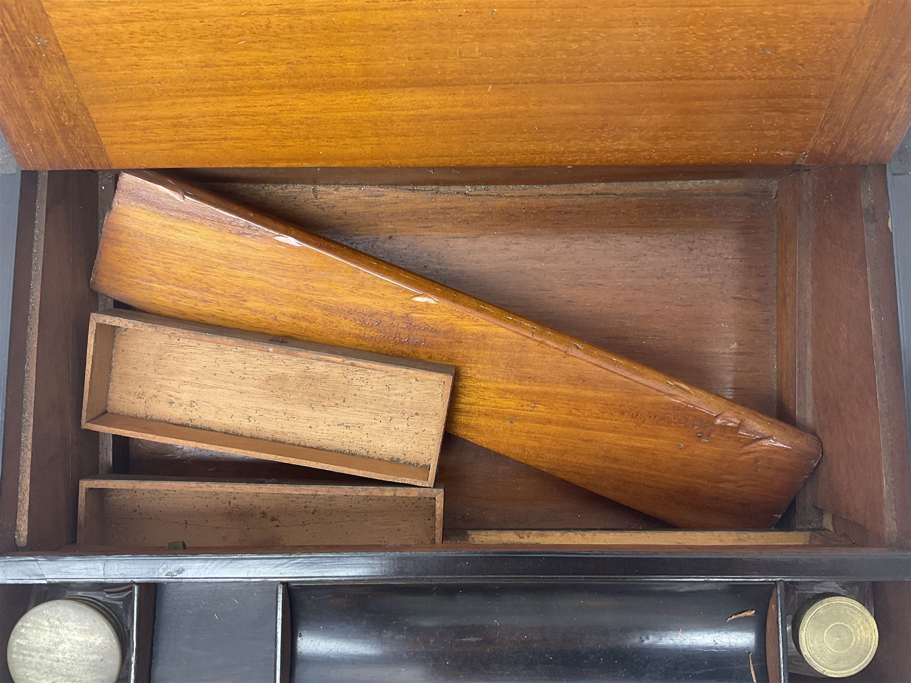 Victorian mahogany writing slope - Image 16 of 18