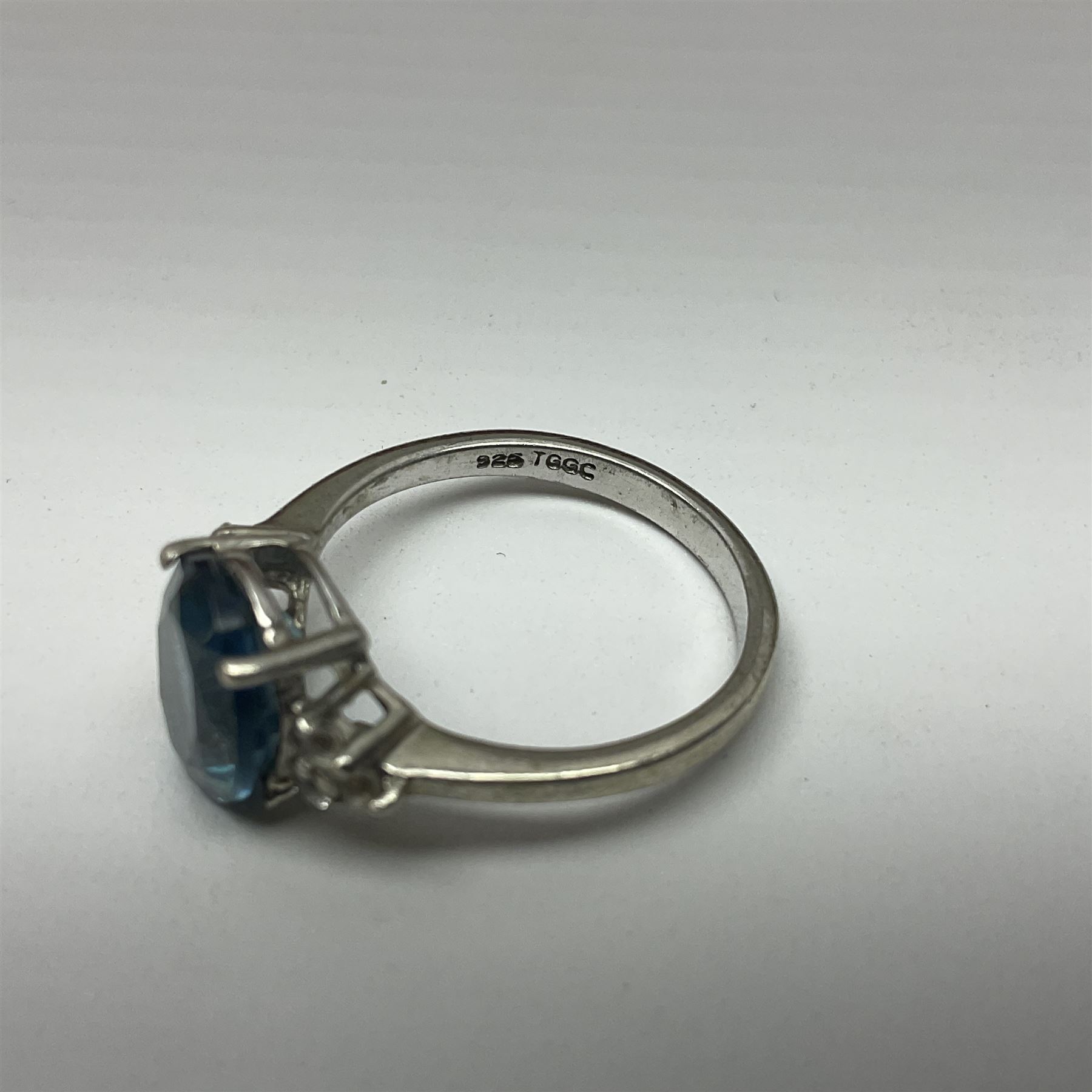 Forty silver stone-set rings including topaz - Image 16 of 17