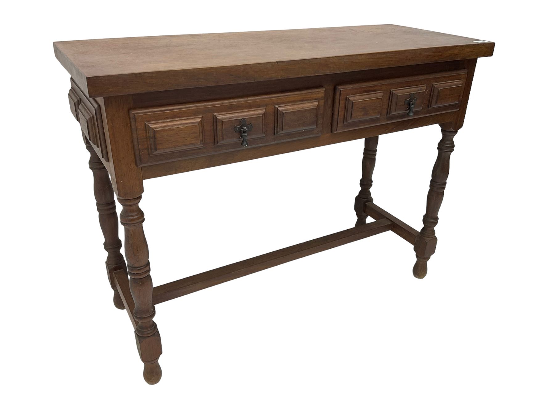 Spanish oak side table - Image 3 of 6