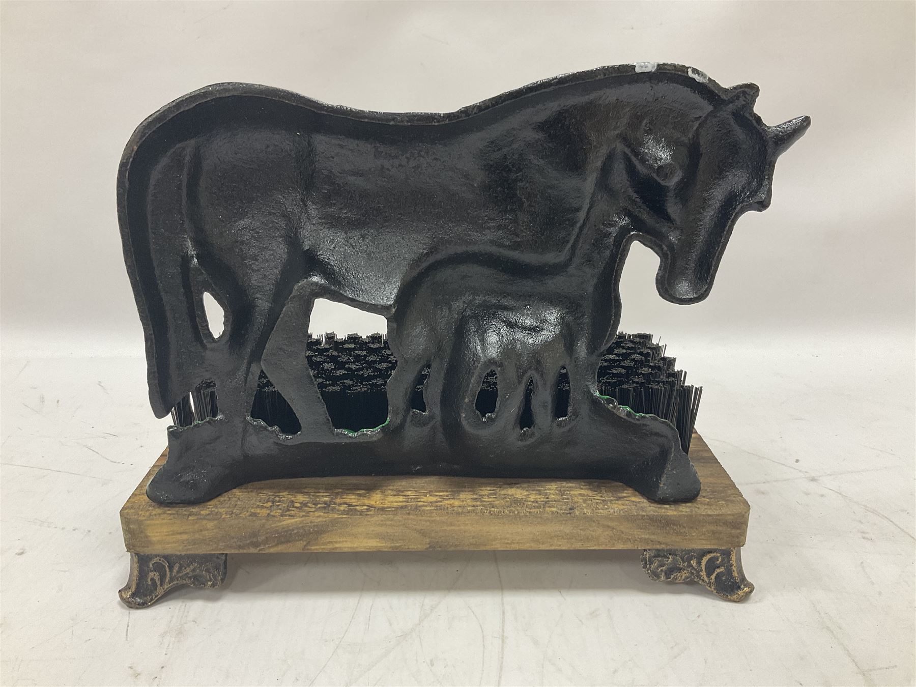 Cast iron horse and foal boot brush on wooden base - Image 3 of 4