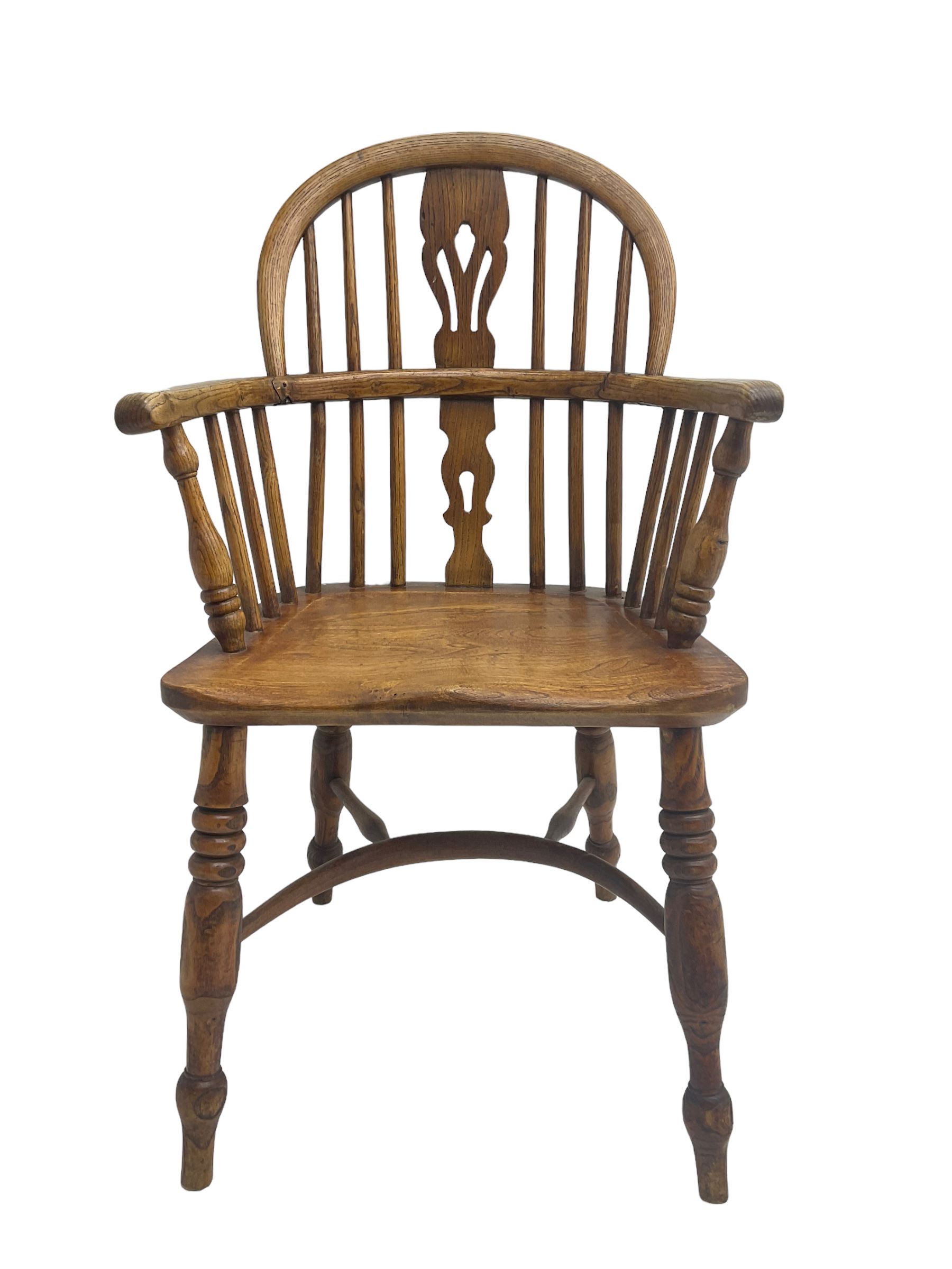 19th century elm and ash Windsor armchair