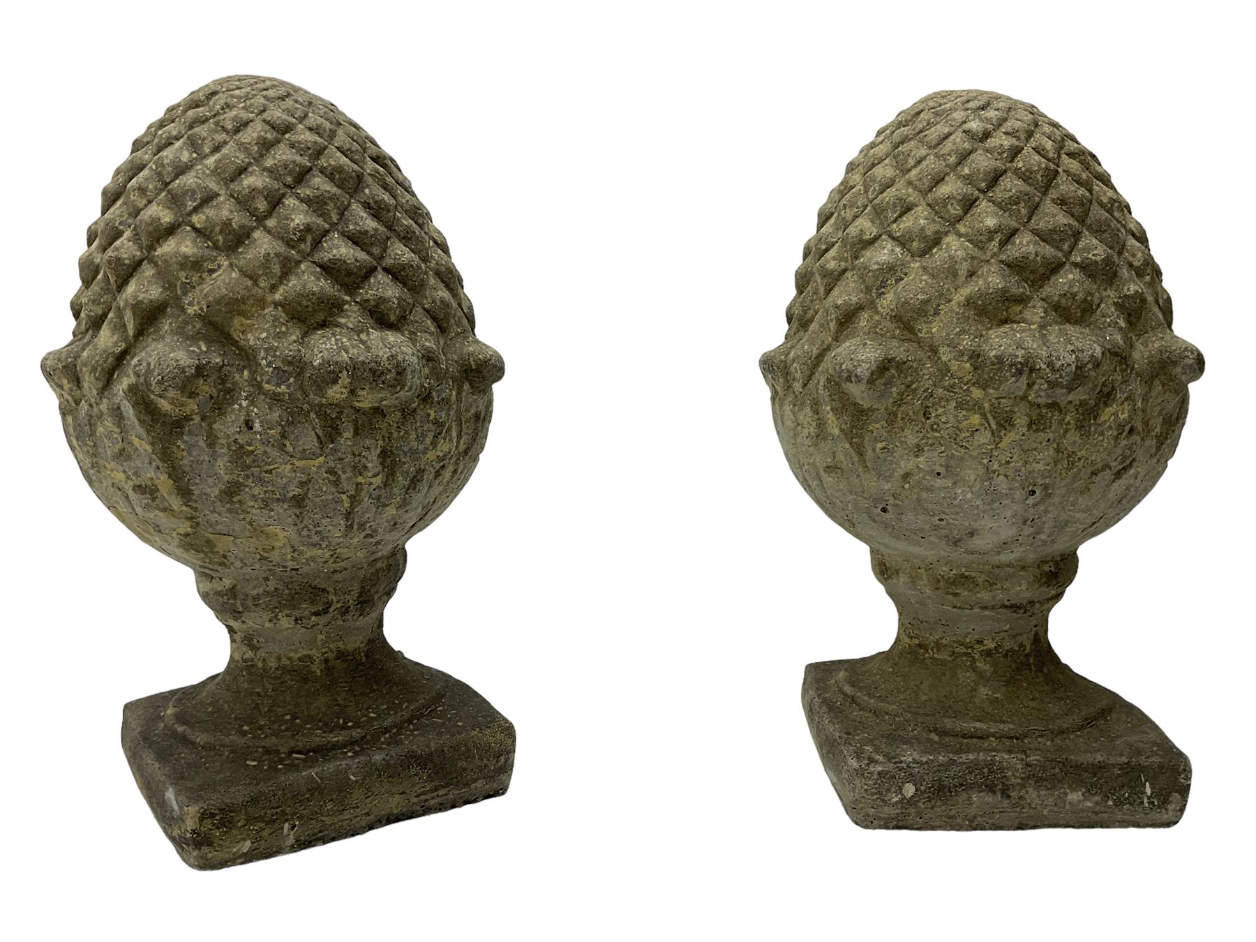 Pair of cast stone garden pineapples gatepost finials - Image 4 of 5