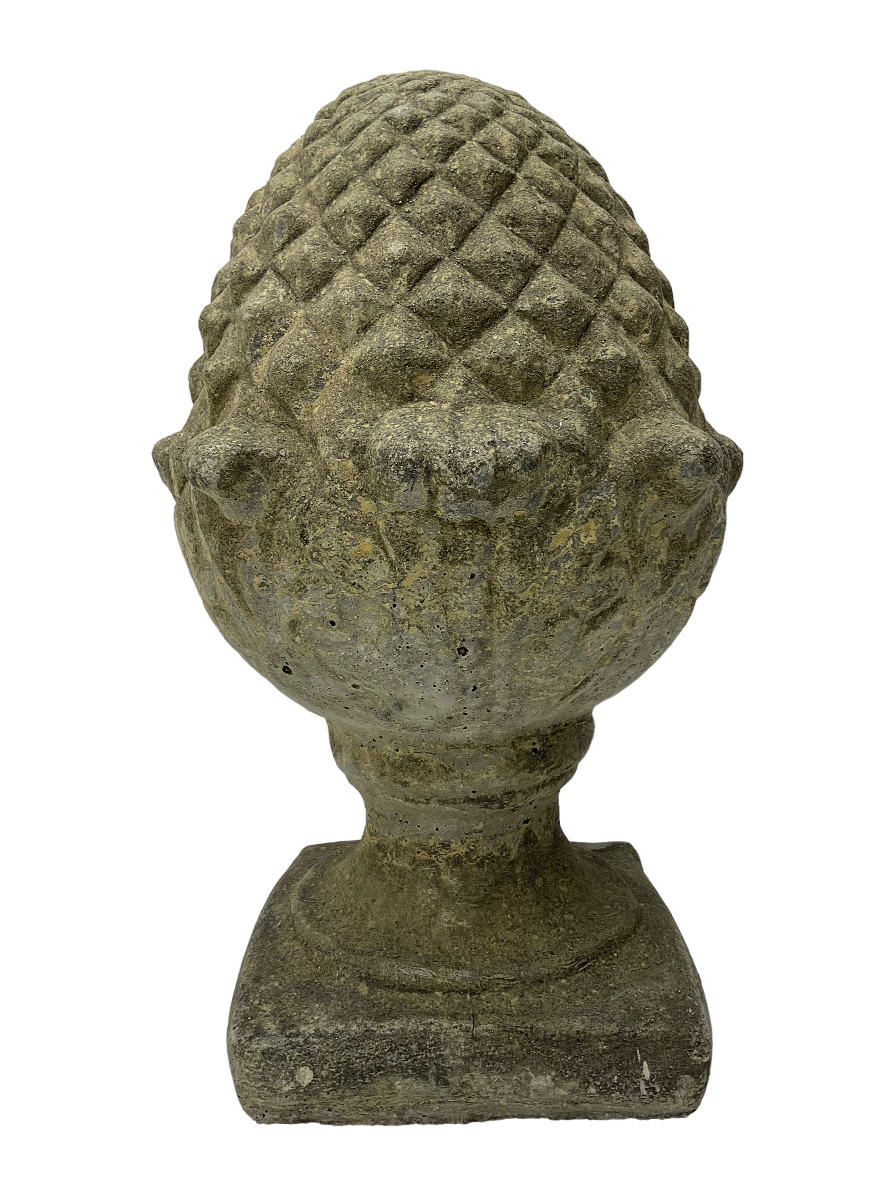 Pair of cast stone garden pineapples gatepost finials - Image 3 of 5