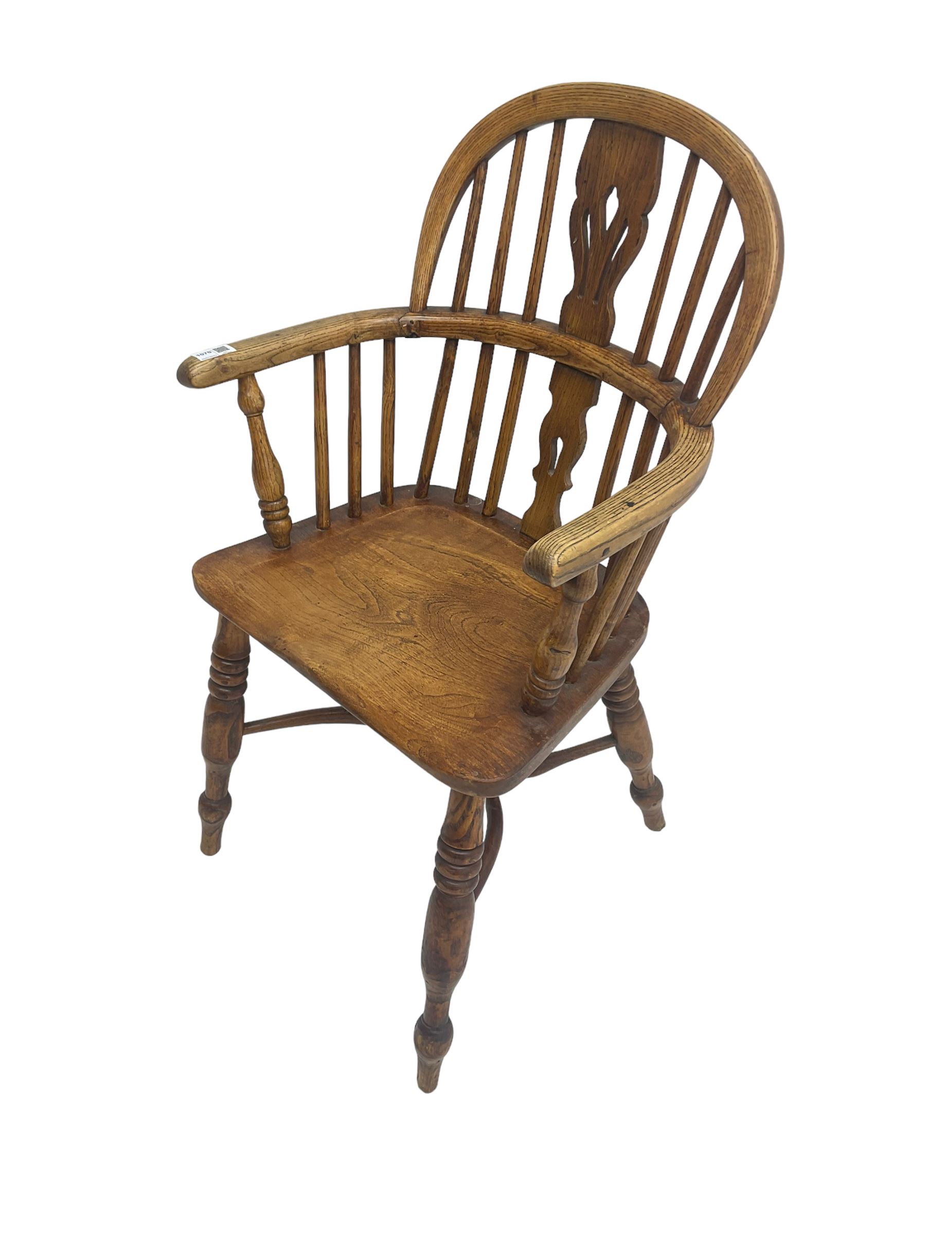 19th century elm and ash Windsor armchair - Image 4 of 6