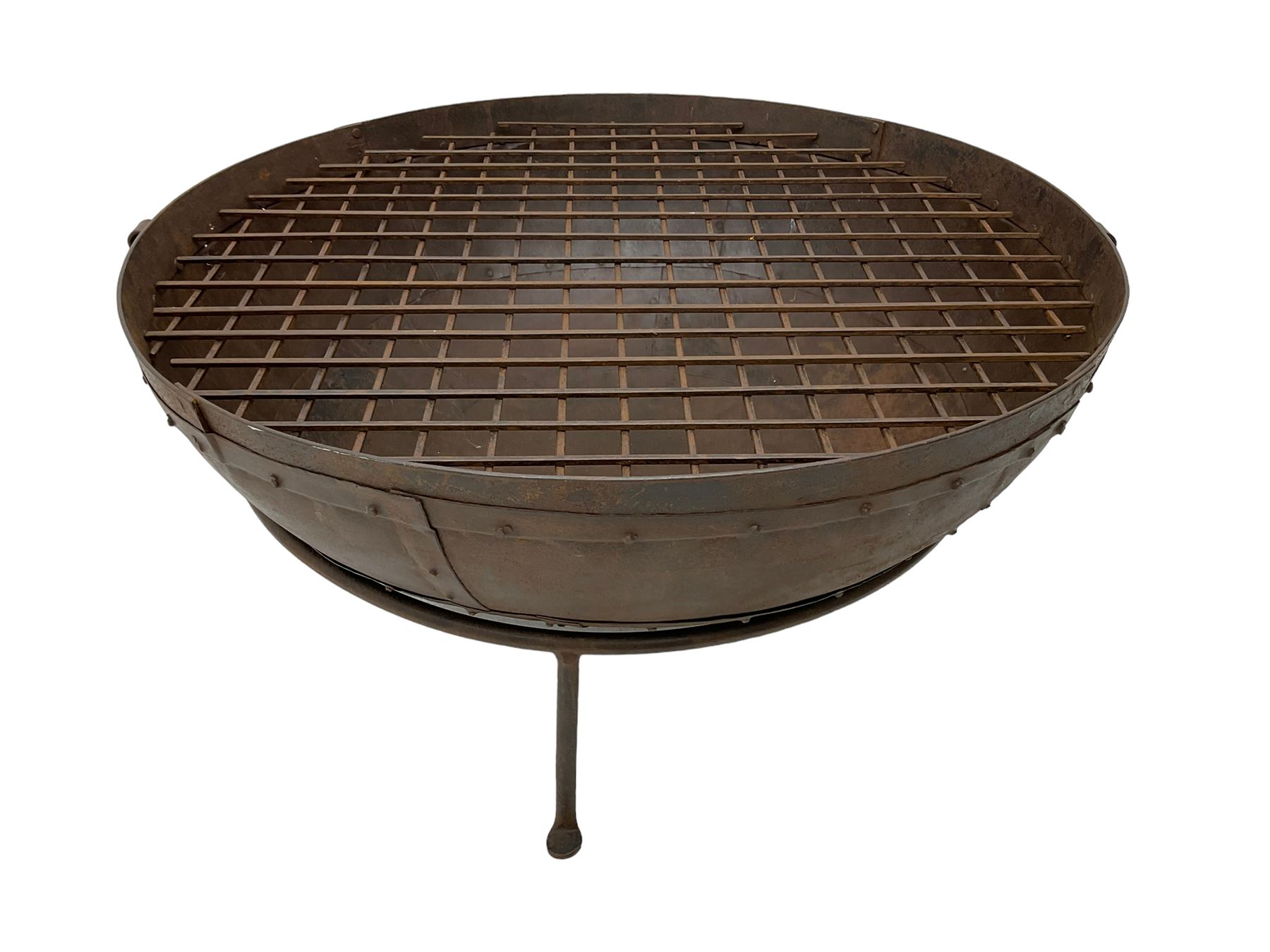 Circular riveted iron fire pit - Image 7 of 7
