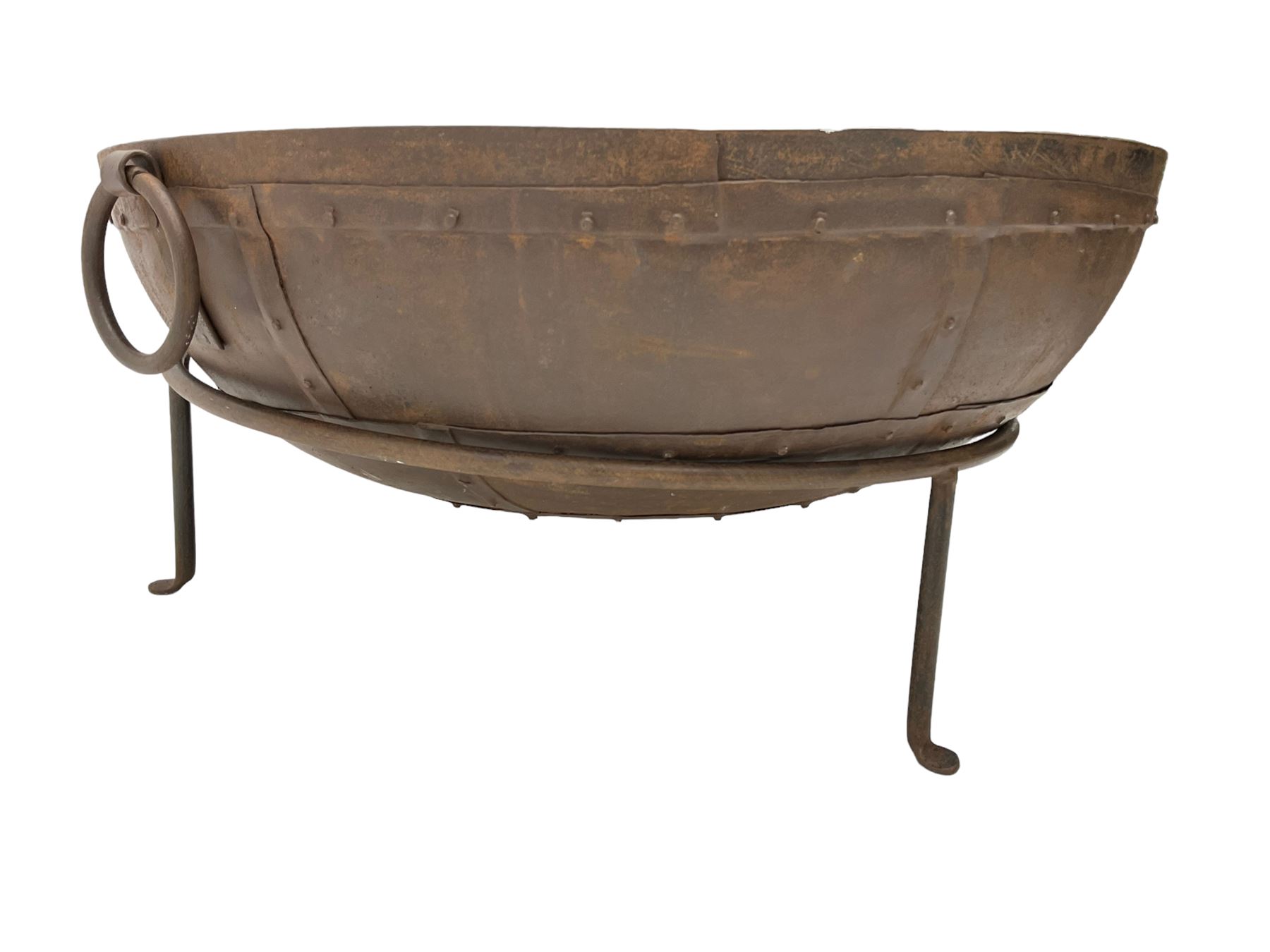 Circular riveted iron fire pit - Image 6 of 7