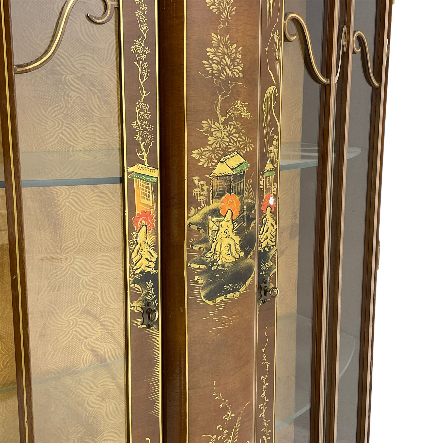 Early 20th century walnut display cabinet with Chinoiserie decoration - Image 6 of 7