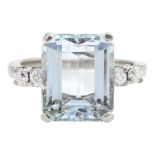 18ct white gold emerald cut aquamarine ring