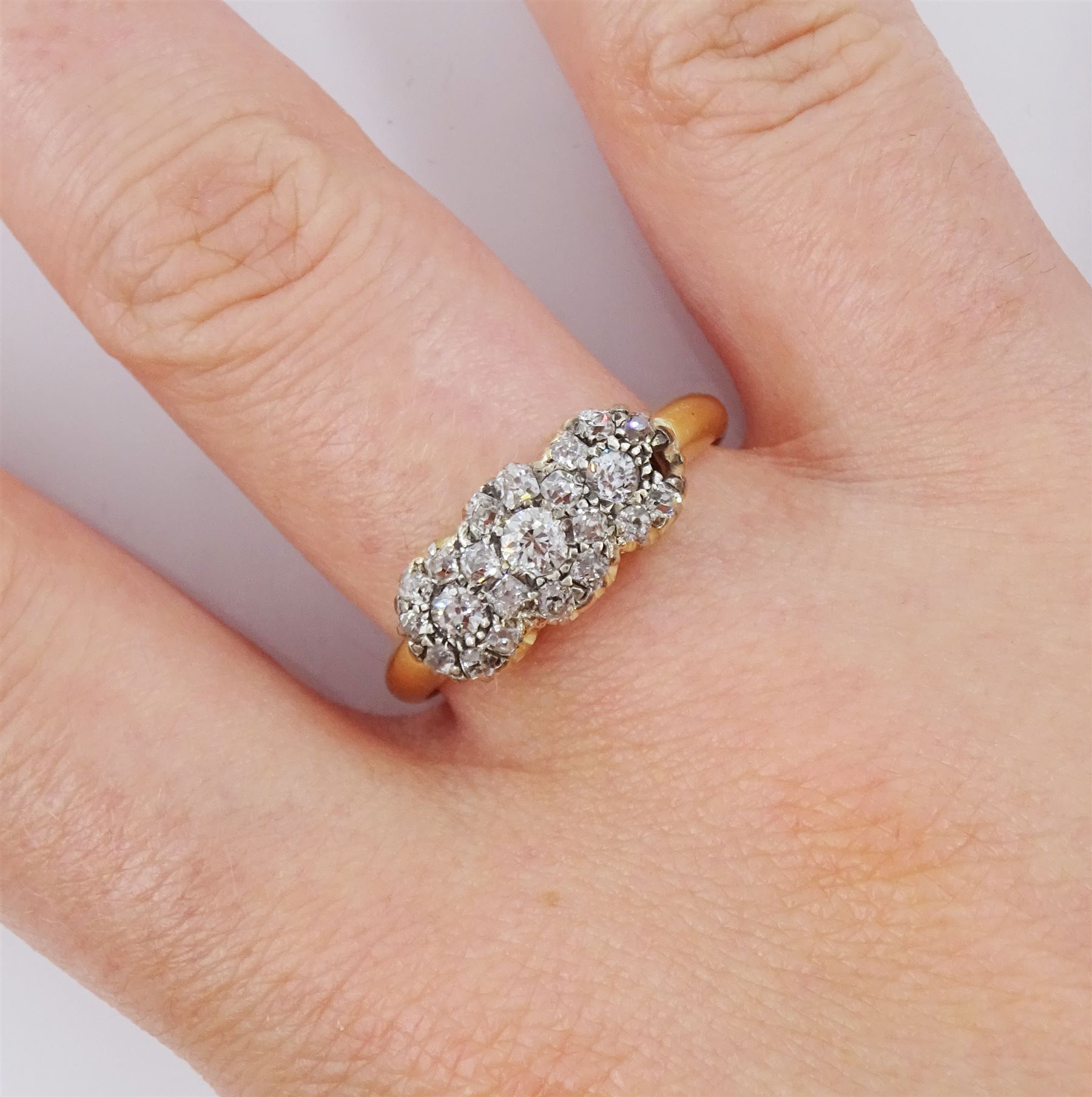 Edwardian gold old cut diamond triple cluster ring - Image 2 of 4