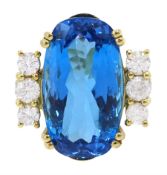 18ct gold oval blue topaz ring