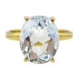 18ct gold single stone oval cut aquamarine ring