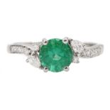 18ct white gold round cut emerald