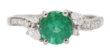 18ct white gold round cut emerald