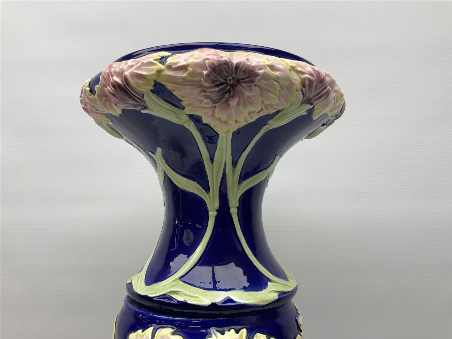 Art Nouveau style jardinere and stand decorated with flowers and foliage on a blue ground - Image 10 of 15