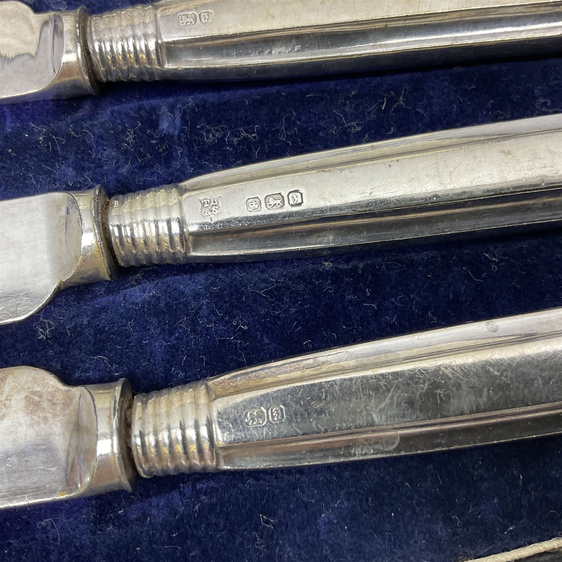 Early 20th century set of six silver handled knives - Image 4 of 9