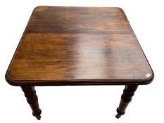 19th century mahogany extending dining table