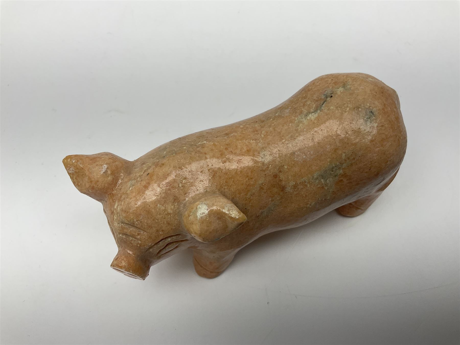Carved calcite figure in the form of a pig - Image 2 of 4