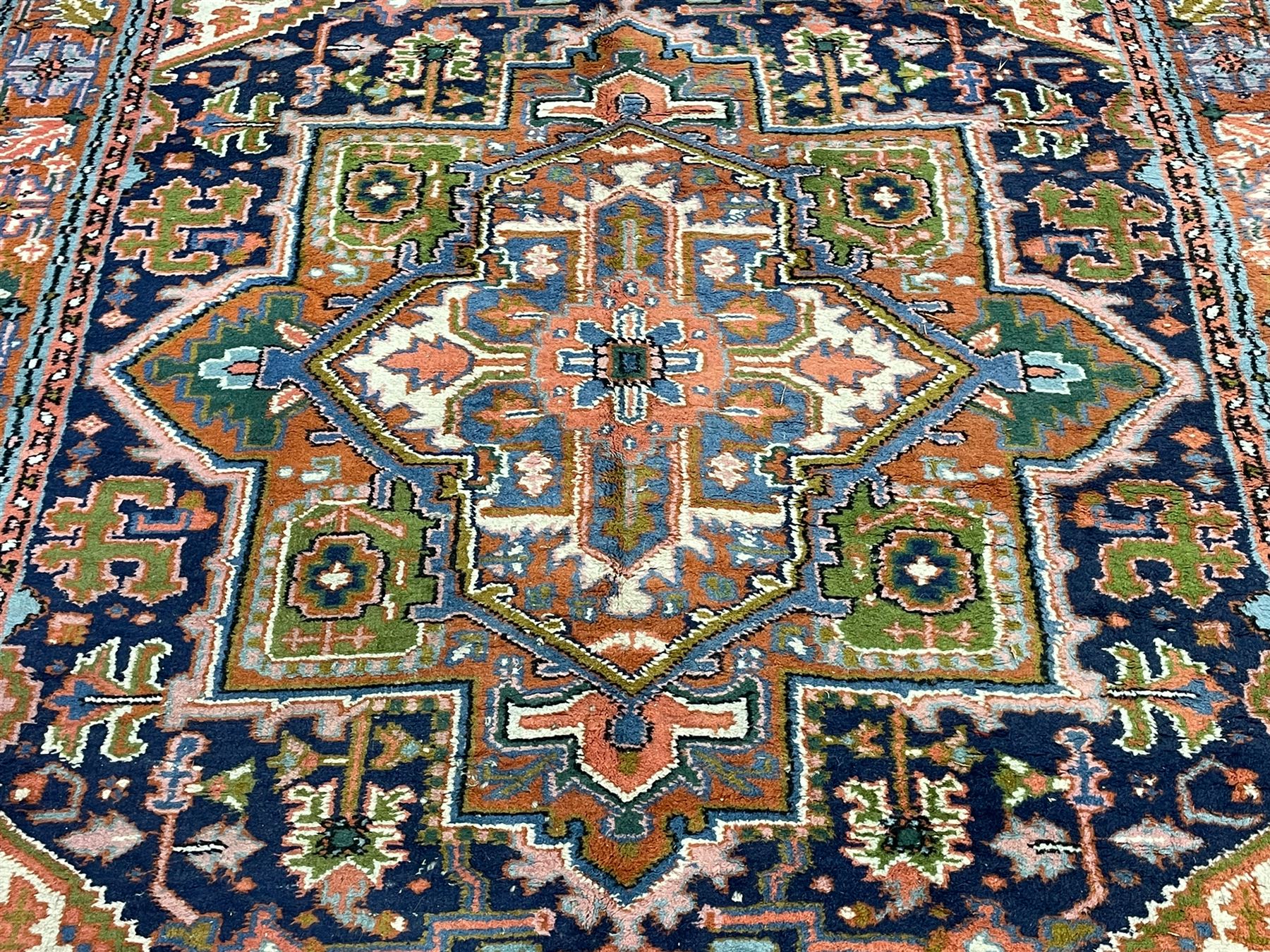 Persian Heriz indigo and rust ground rug - Image 5 of 8