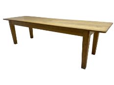 Early 20th century oak dining table