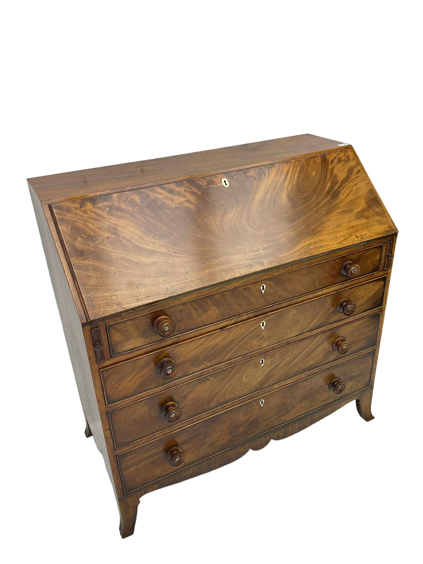 George III mahogany bureau - Image 8 of 8