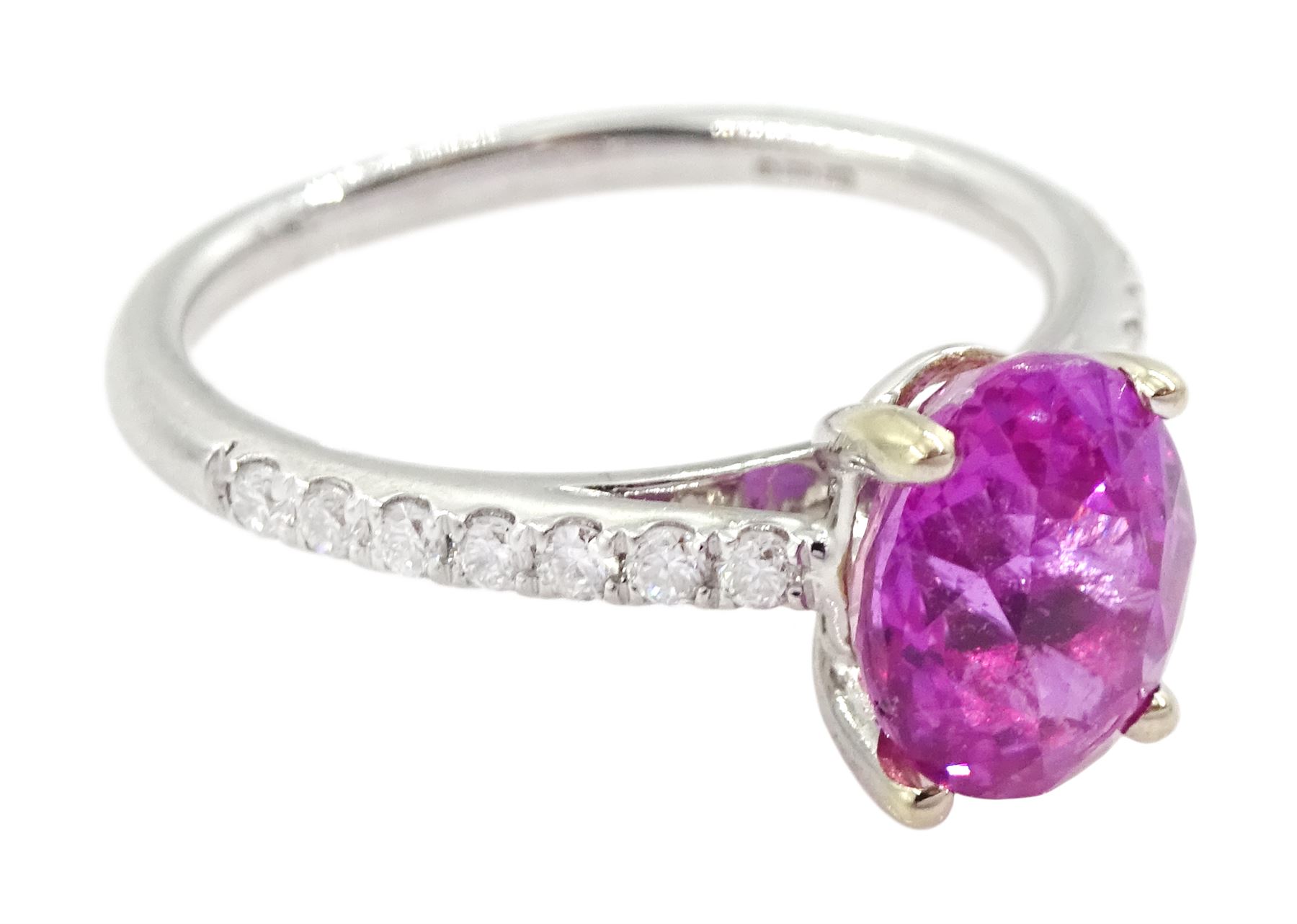 18ct white gold oval cut pink sapphire ring - Image 3 of 4