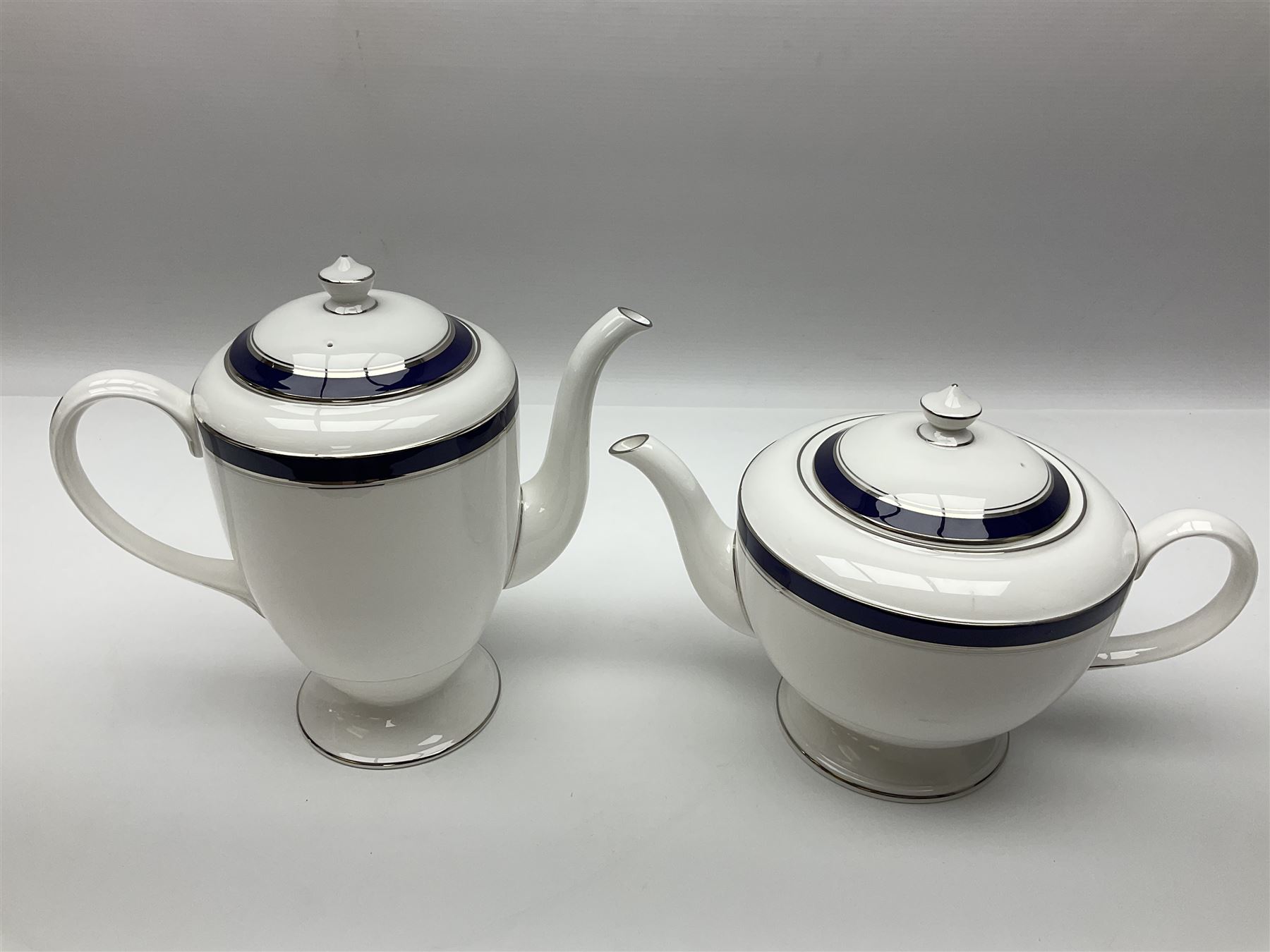 Royal Worcester Howard pattern tea and coffee service for six - Image 6 of 10