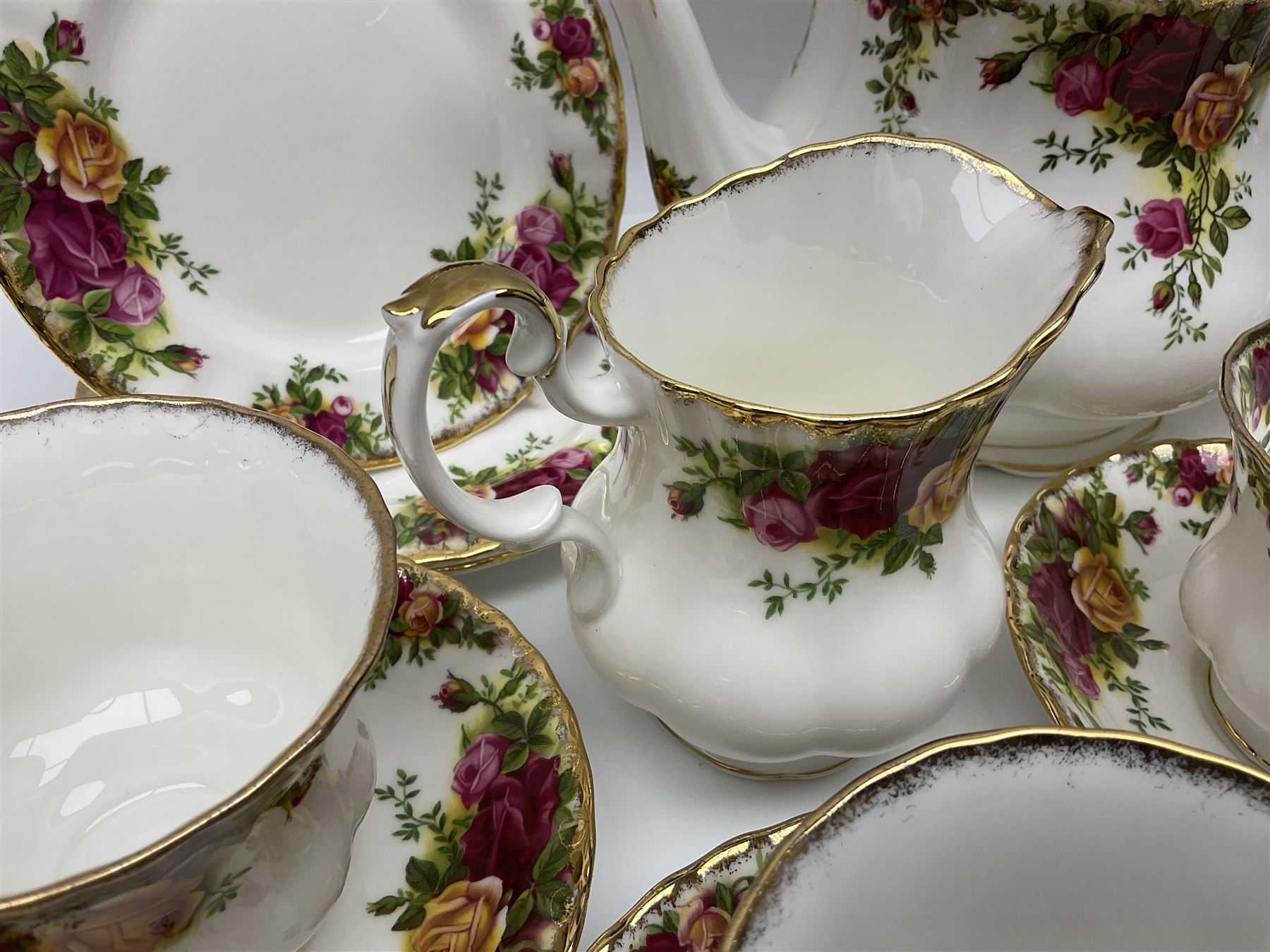 Royal Albert Old Country Roses pattern tea set for six - Image 5 of 9