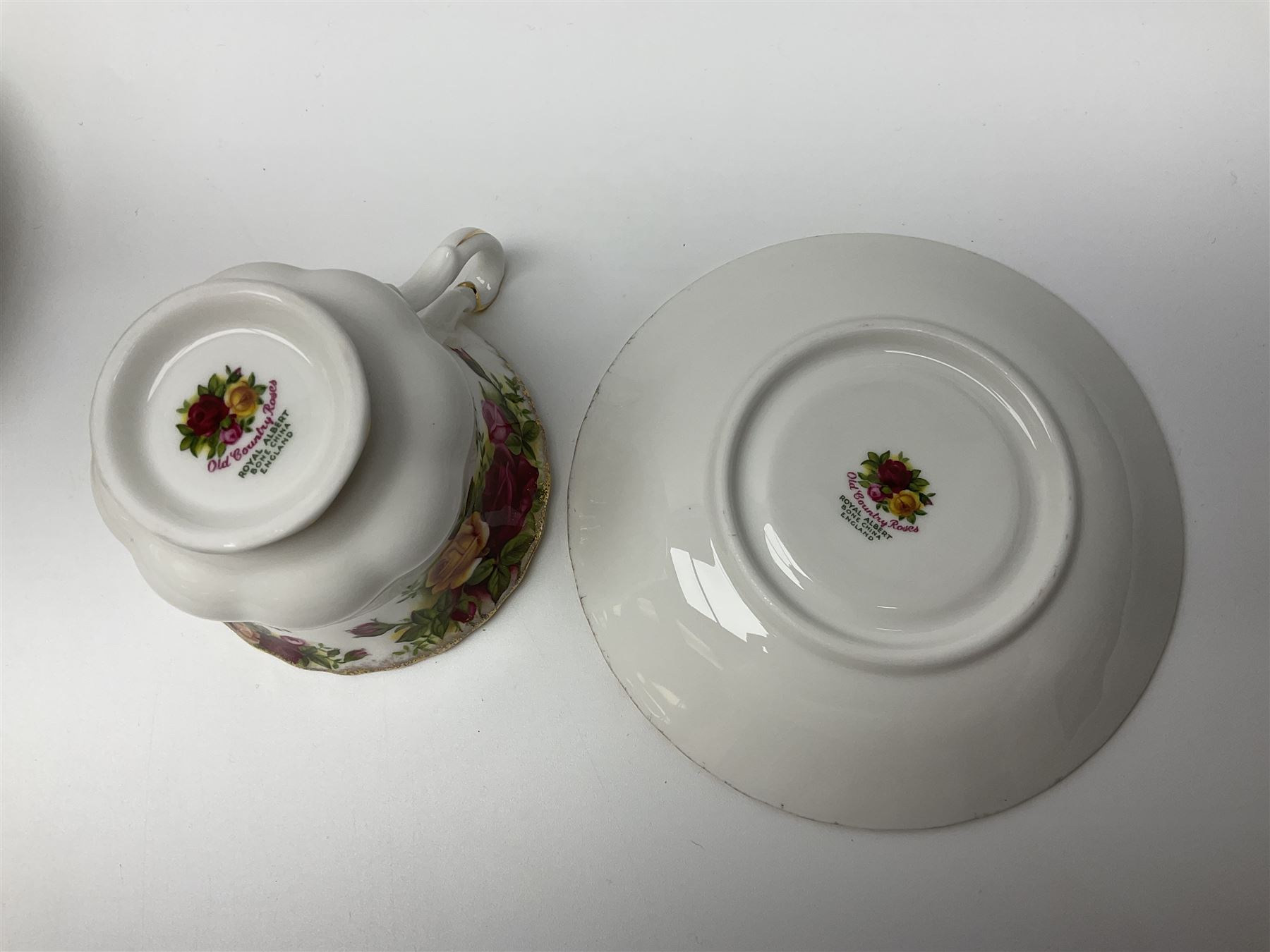 Royal Albert Old Country Roses pattern tea set for six - Image 6 of 9