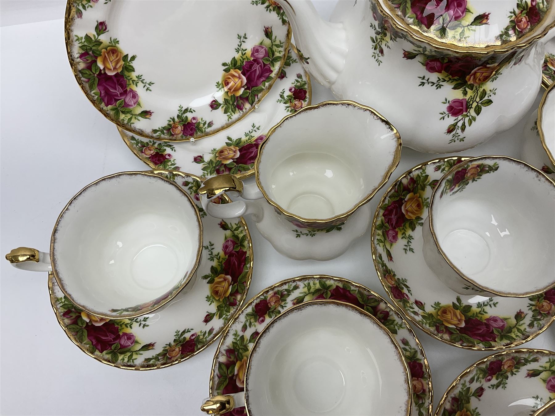 Royal Albert Old Country Roses pattern tea set for six - Image 4 of 9
