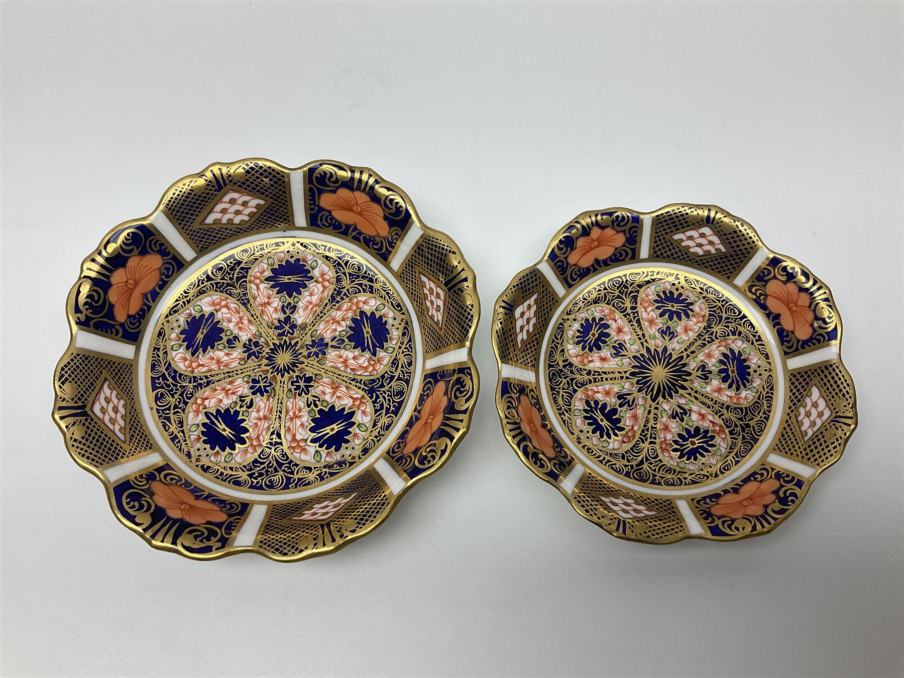 Two Royal Crown Derby Goldfinch Nesting paperweights with silver stoppers - Image 7 of 8