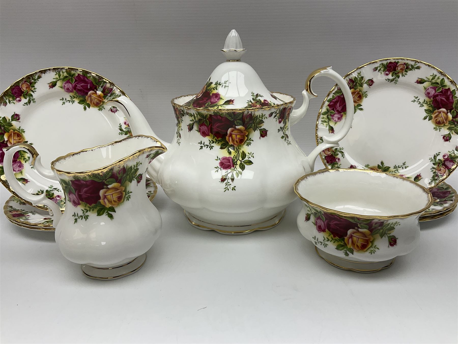 Royal Albert Old Country Roses pattern tea set for six - Image 7 of 9
