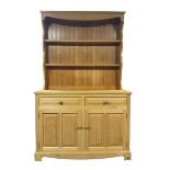 Unicornman - light oak dresser