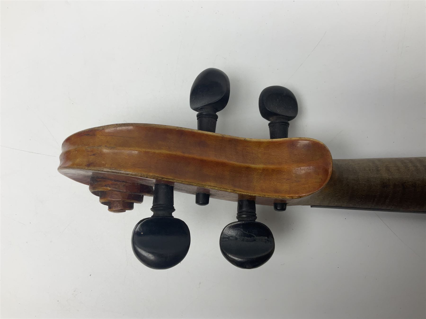 German trade violin c1900 copy of a Maggini with 36.5cm two-piece maple back and ribs and spruce top - Image 10 of 14