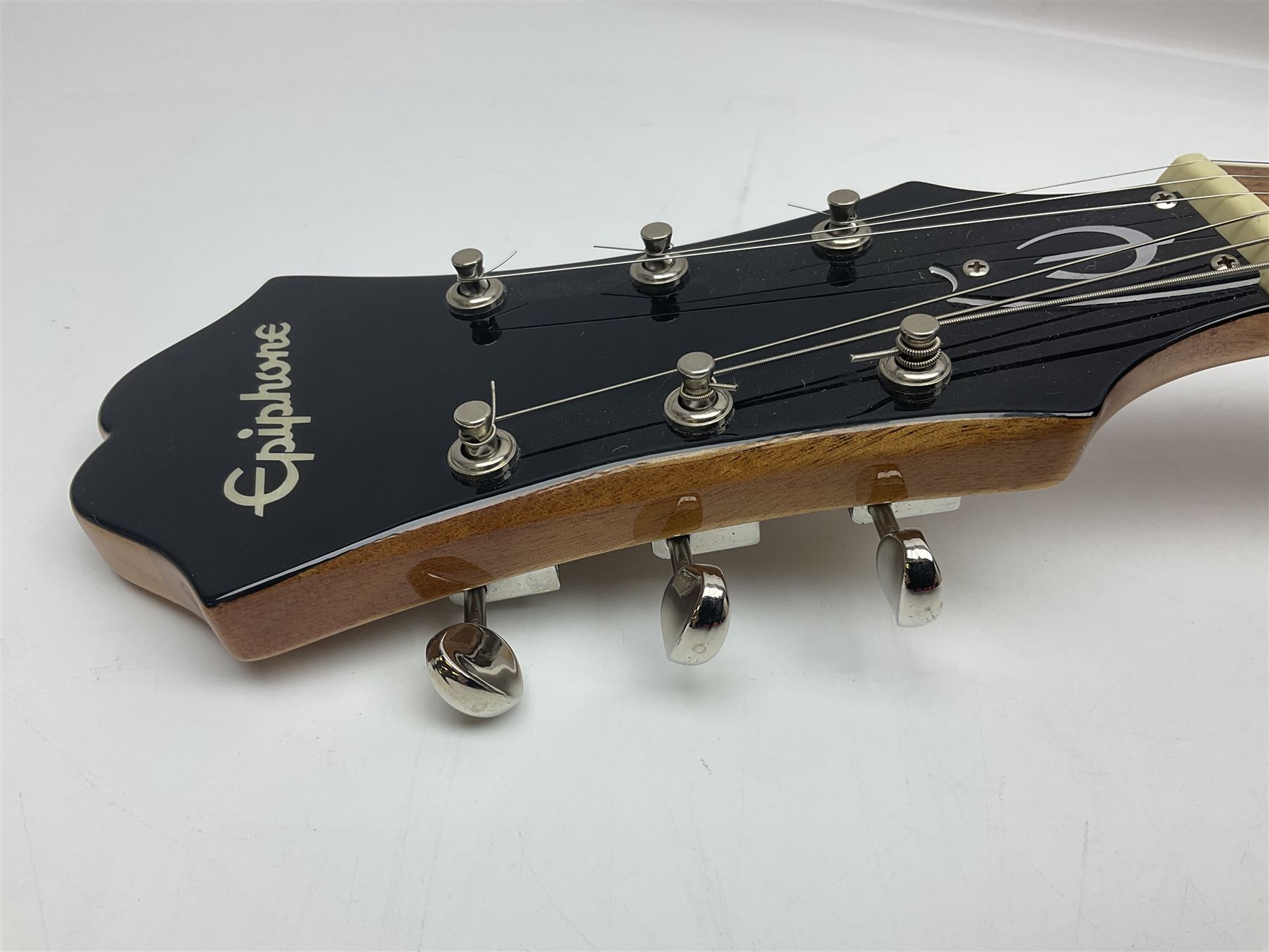 Epiphone Casino NA semi-acoustic guitar with natural maple finish and P90 pick-ups - Image 11 of 17