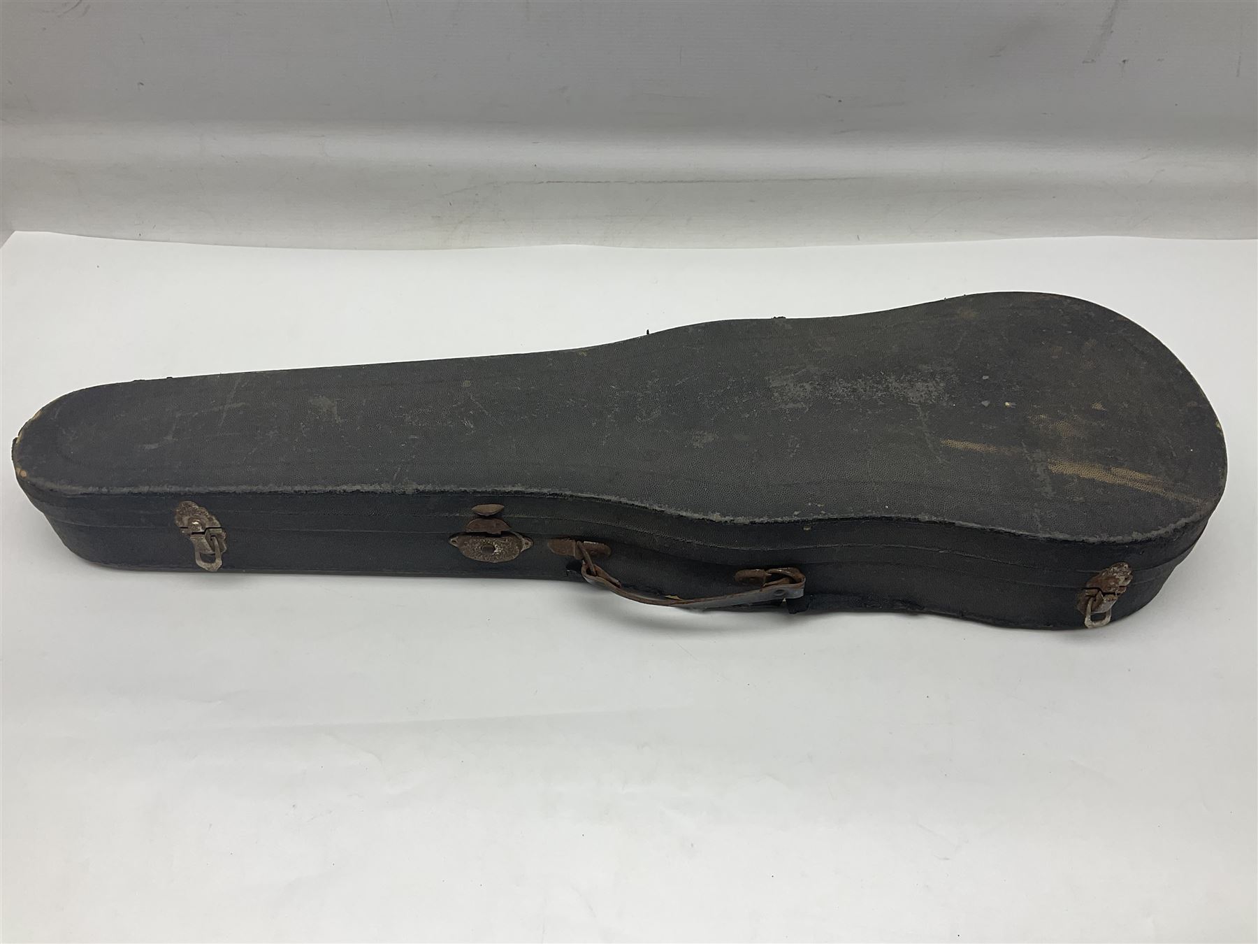 German trade violin c1900 copy of a Maggini with 36.5cm two-piece maple back and ribs and spruce top - Image 14 of 14