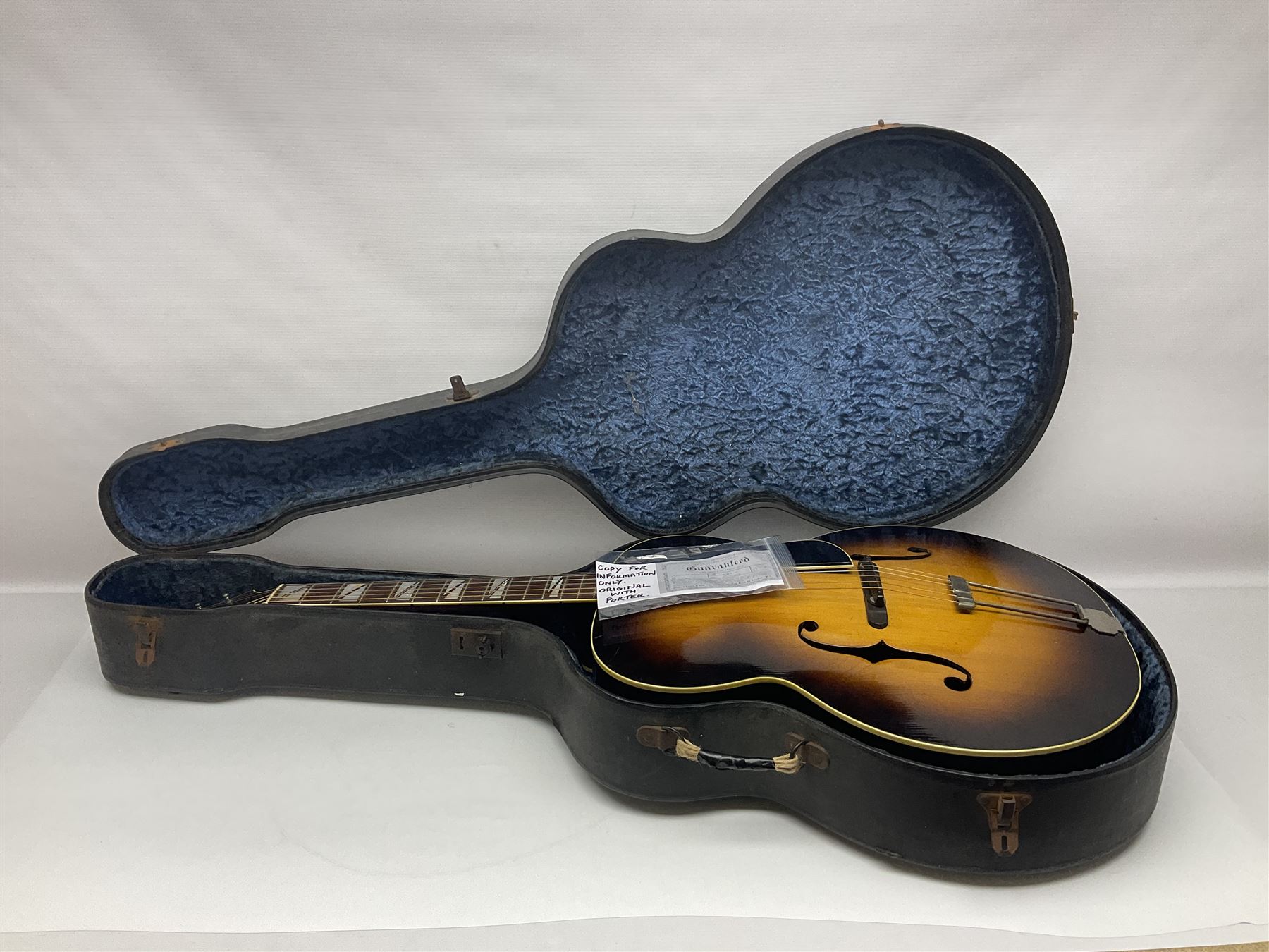 Clifford Essex Paragon De Luxe handmade acoustic guitar c1936 with tobacco sunburst finish and origi - Image 22 of 24