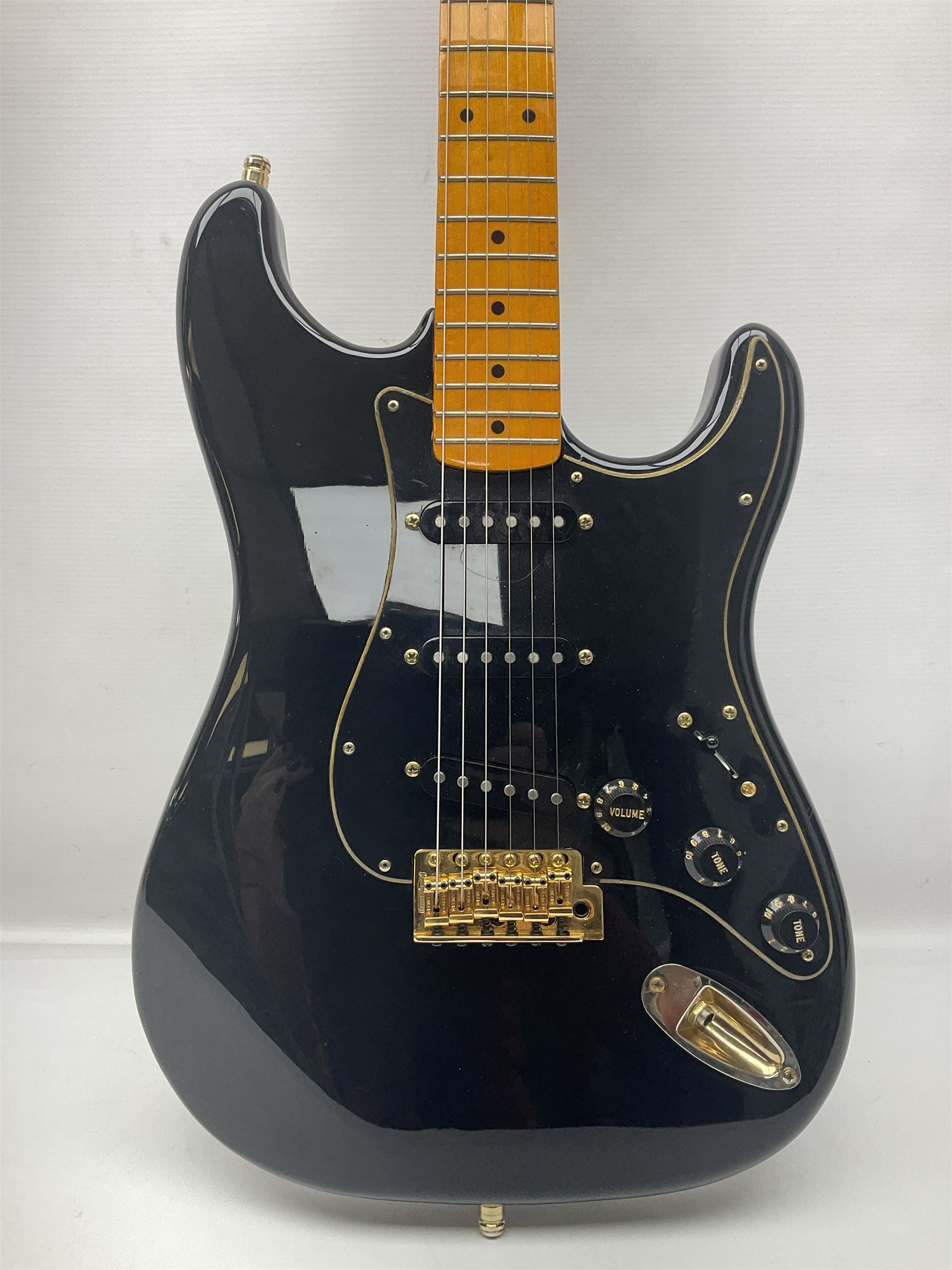 Copy of a Fender Stratocaster electric guitar in black with Wilkinson bridge - Image 2 of 21