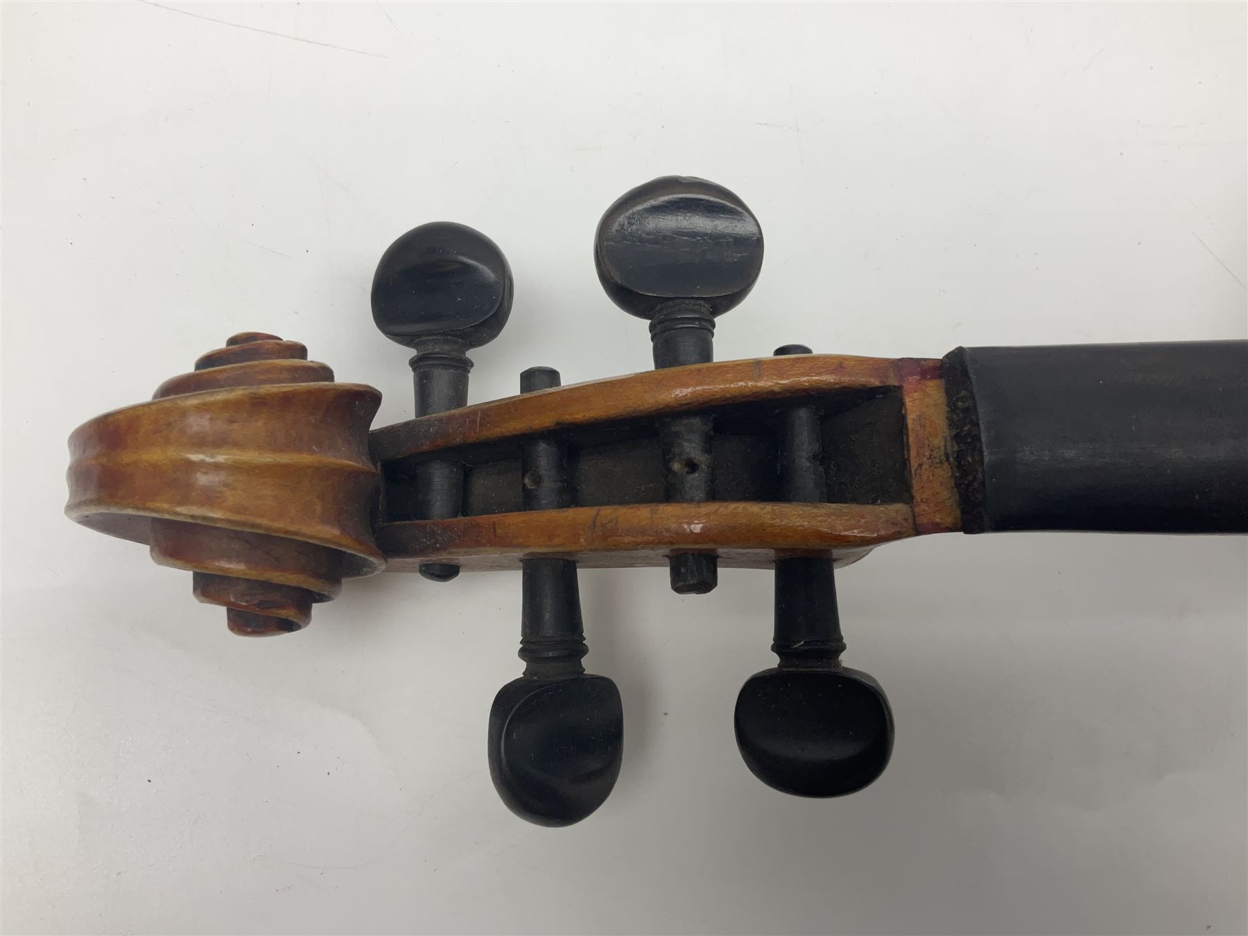 German trade violin c1900 copy of a Maggini with 36.5cm two-piece maple back and ribs and spruce top - Image 11 of 14