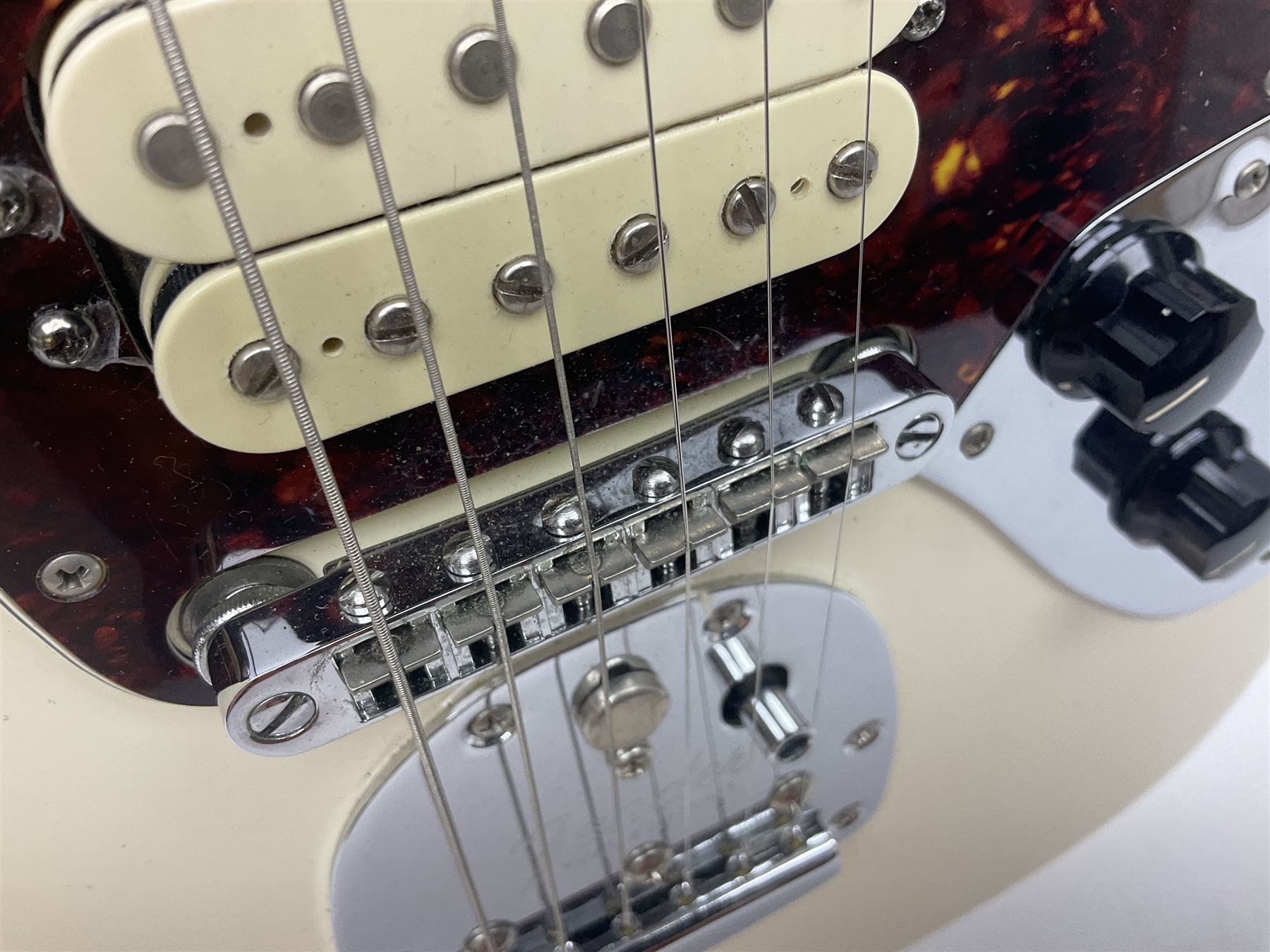 Mexican Fender Jaguar electric guitar with Humbucker pick-ups and tremolo arm - Image 4 of 20