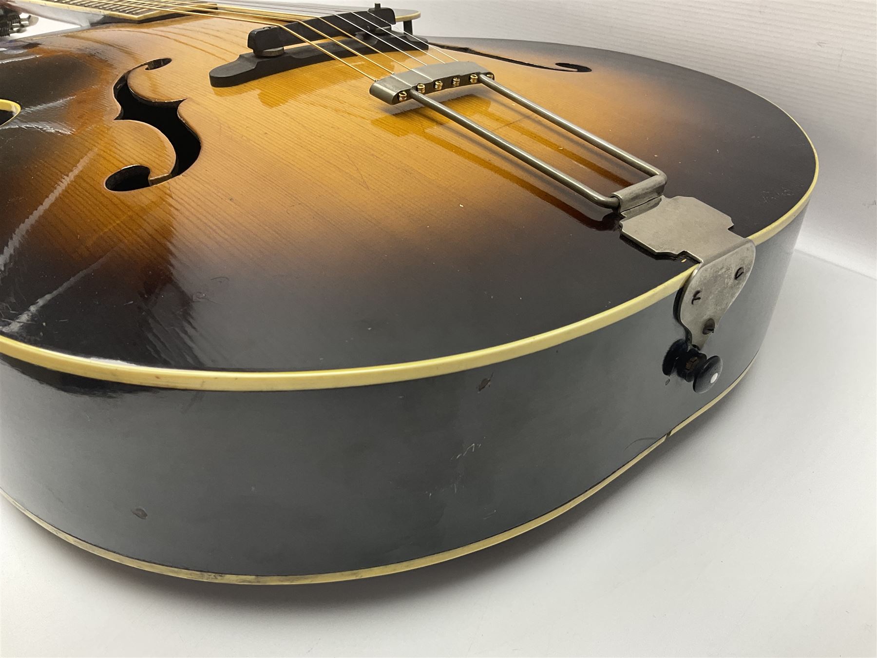 Clifford Essex Paragon De Luxe handmade acoustic guitar c1936 with tobacco sunburst finish and origi - Image 17 of 24