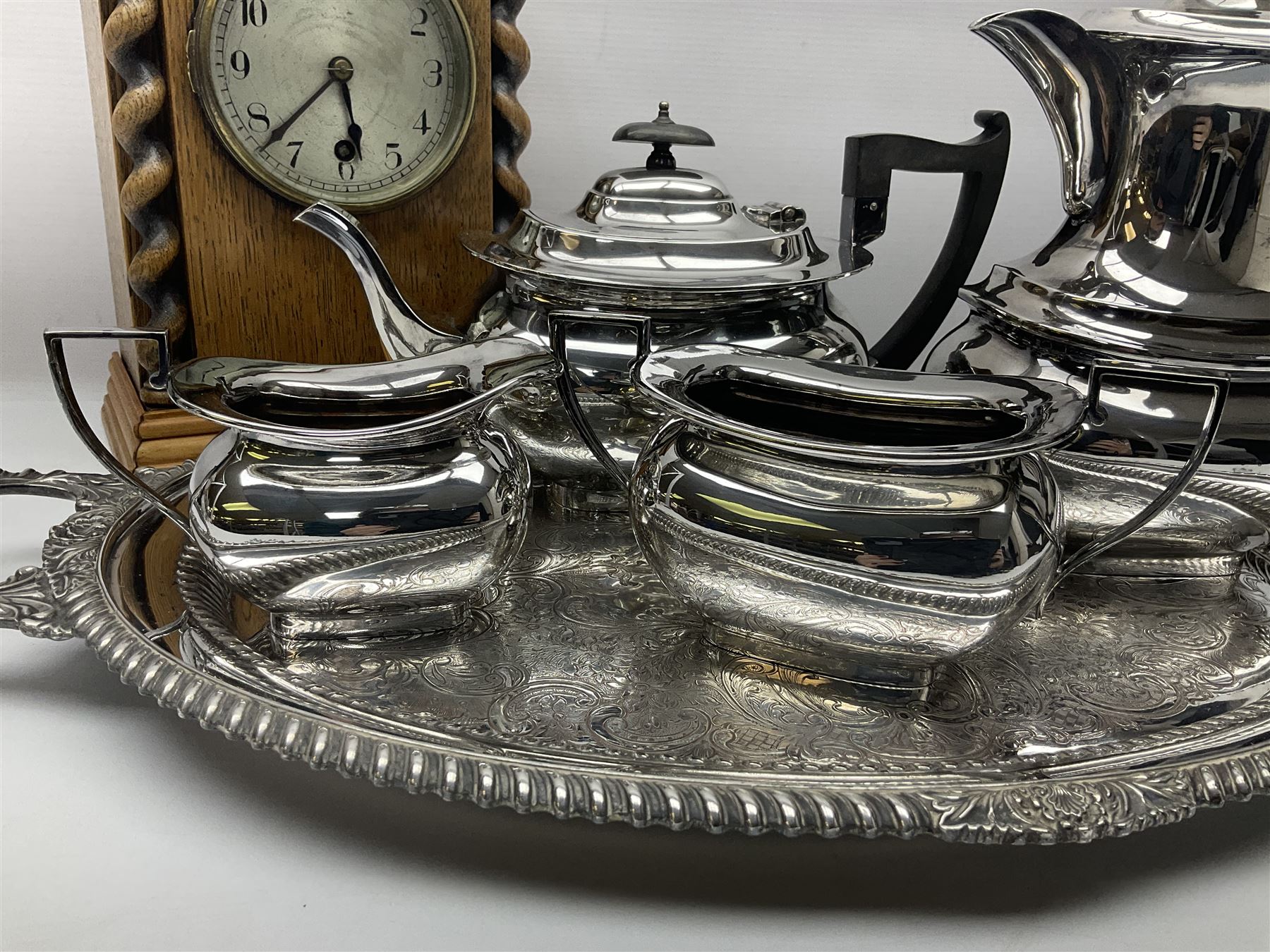 Walker and Hall silver plated tea set - Image 4 of 11