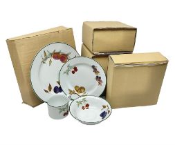 Royal Worcester Evesham Vale pattern twenty piece dinner service for four place settings